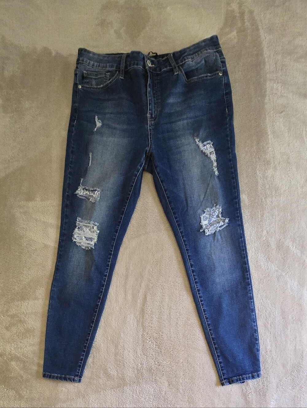 EUC Judy Blue Distressed Skinny Blue Jeans Size 1XL ☆☆☆